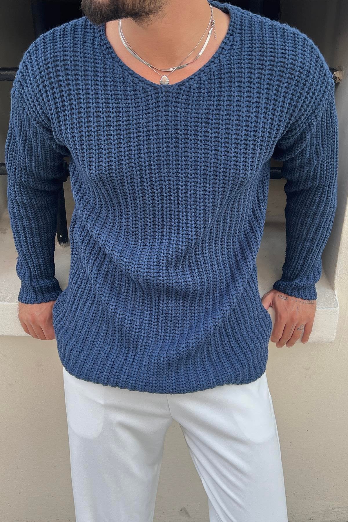 V-Neck Knitted Oversize Sweater Indigo