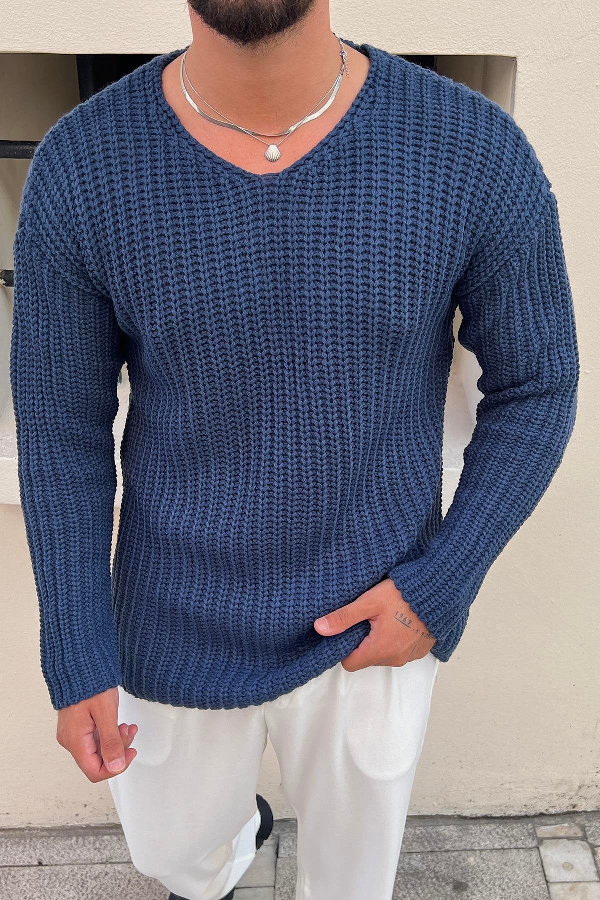 V-Neck Knitted Oversize Sweater Indigo